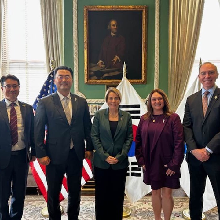 Paul Lee, Chief Manufacturing Officer at Boston Dynamics; Heung Soo Kim, Hyundai Motors Corp Executive Vice President; Maura Healey, Governor of Massachusetts; Amanda McMaster, Interim Chief Executive Officer at Boston Dynamics; Jason Fiorillo, Chief Legal Office at Boston Dynamics