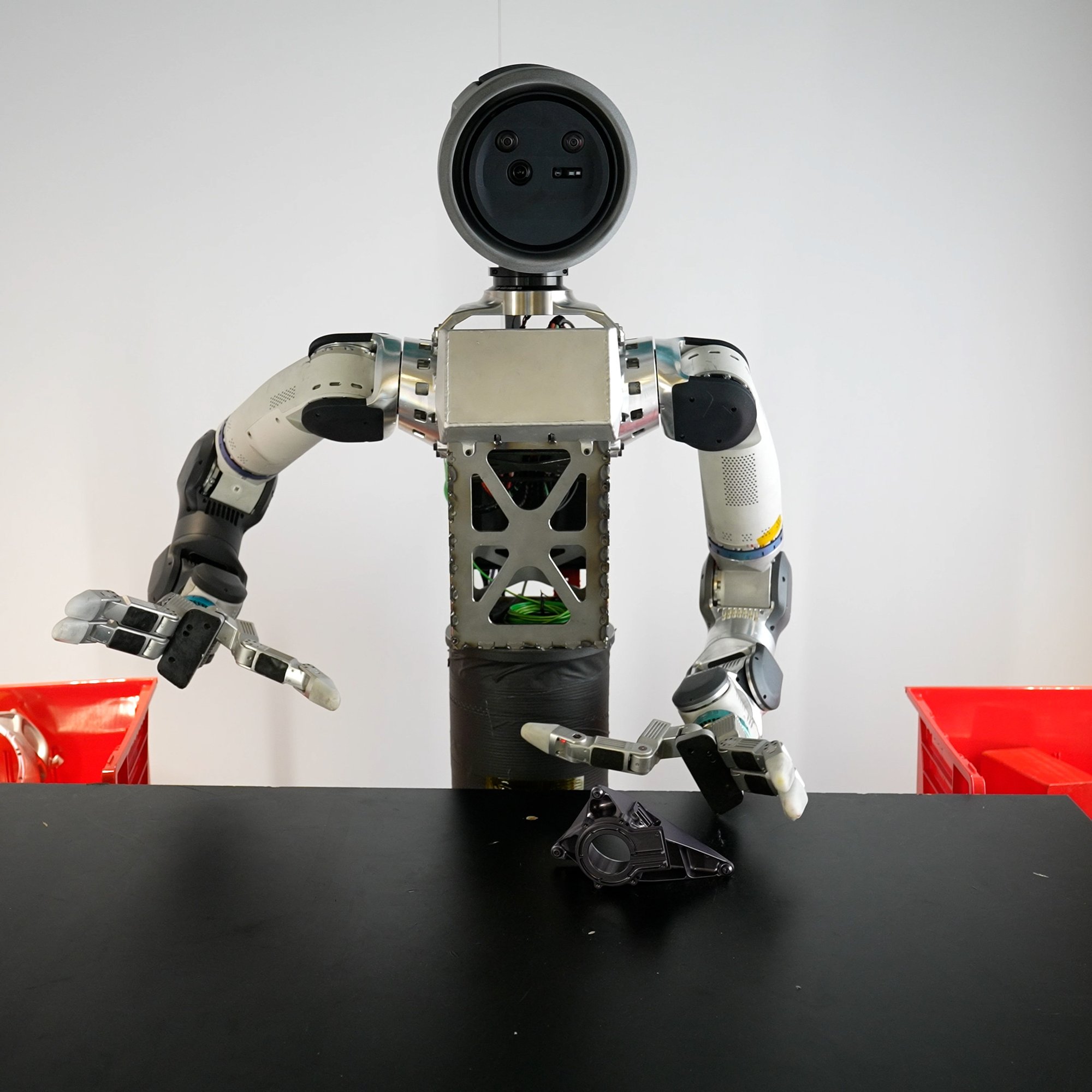 Atlas MTS picks up an object
